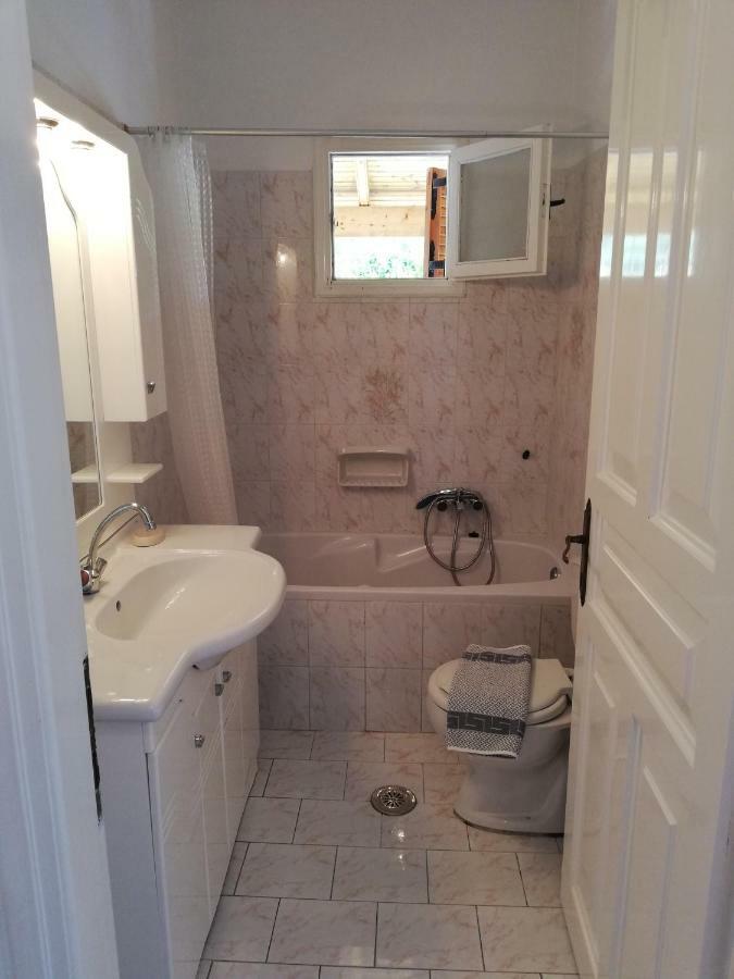 Lemonia Apartment Afión Zewnętrze zdjęcie